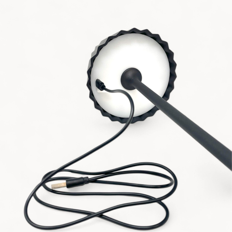 LumiPort - Kabellose LED-Tischleuchte mit USB-Ladefunktion