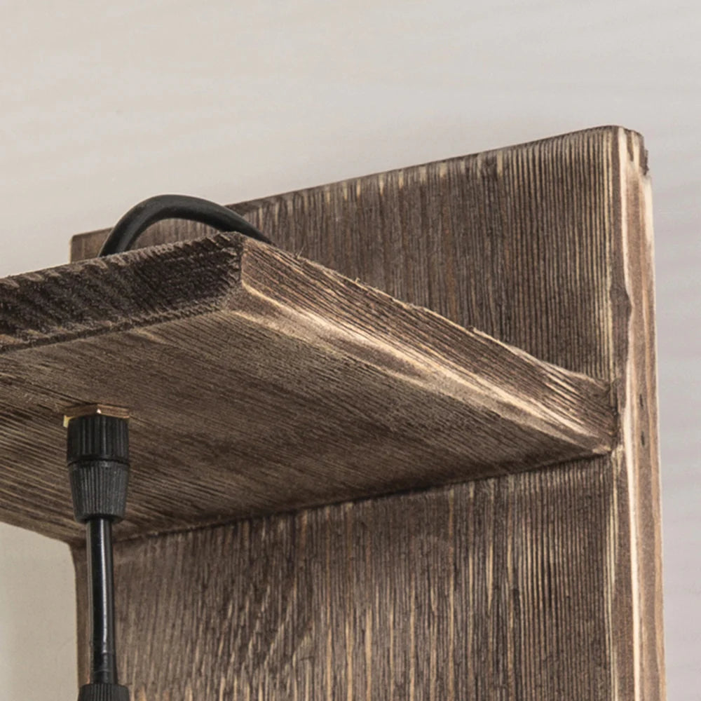 TimberLight – Wandlaterne aus Holz und Metall