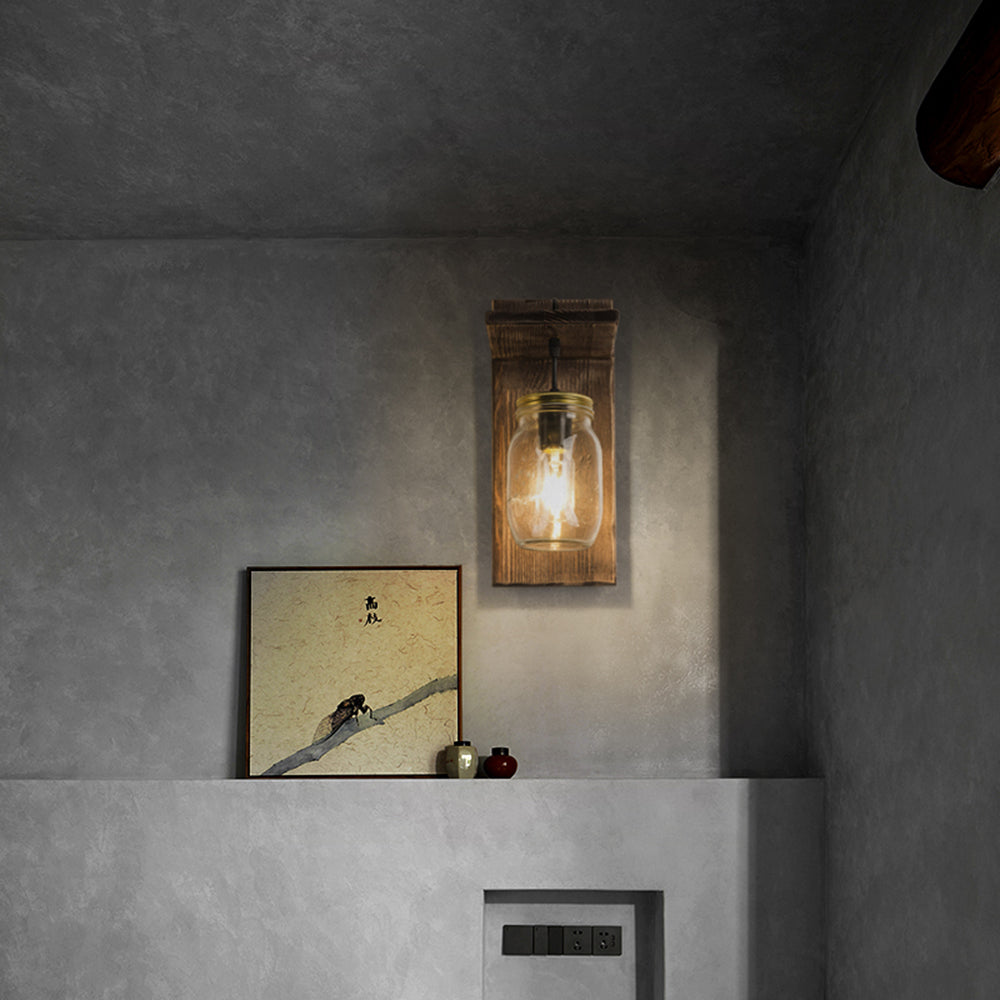 TimberLight – Wandlaterne aus Holz und Metall