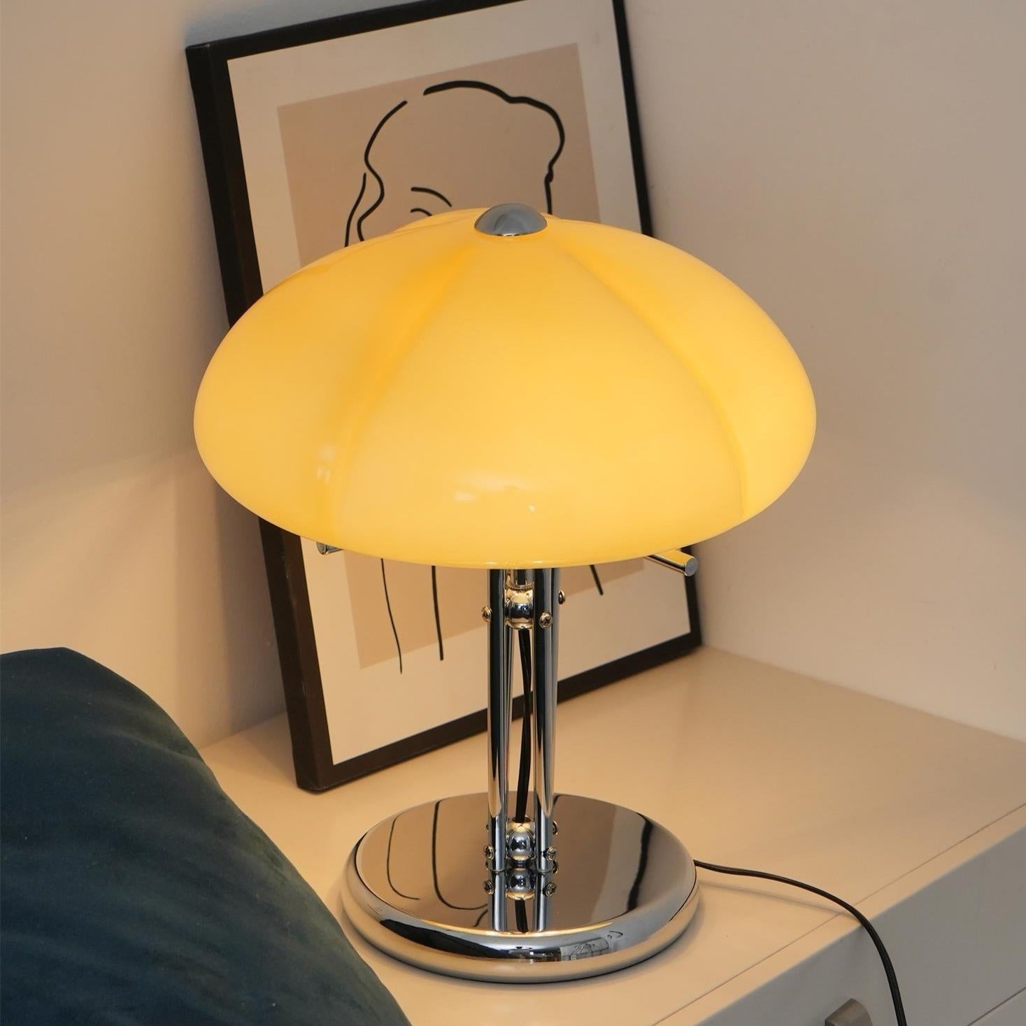 MushGlow Bauhaus Tischlampe – Modernes Pilzdesign Dimmbar Weiß Wohnzimmer