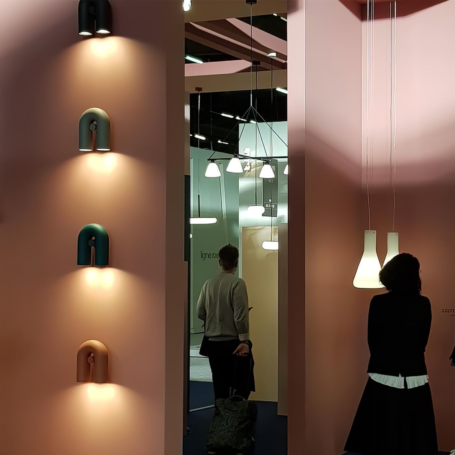 LumaCirkus – Moderne LED Wandleuchte Schwarz Stilvoll für Terrasse