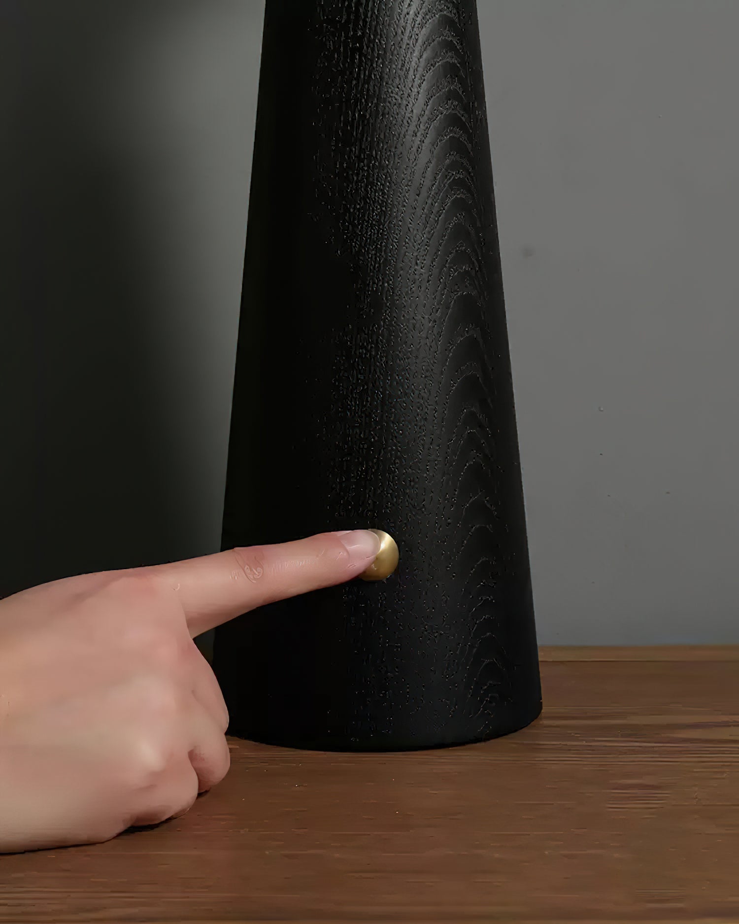 LumoGlow Design-Tischlampe aus Glas – Warmlicht, Weiß, für Wohnzimmer