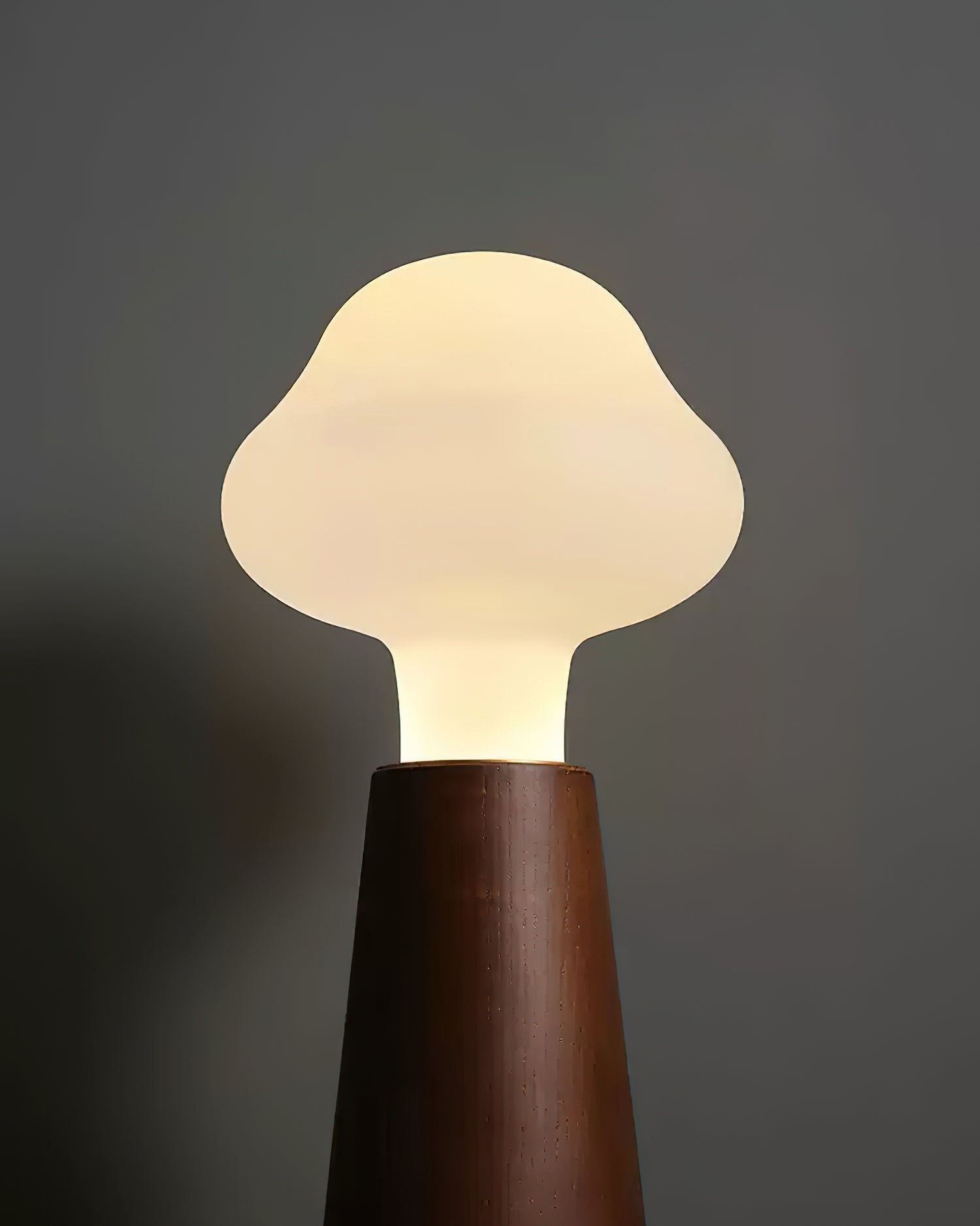 LumoGlow Design-Tischlampe aus Glas – Warmlicht, Weiß, für Wohnzimmer