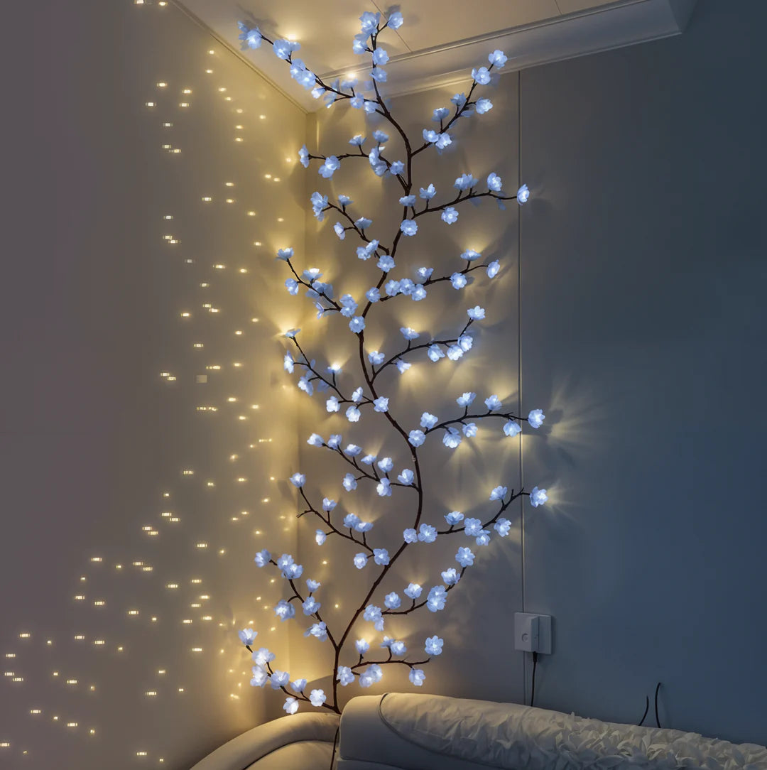 SakuraGlow Wandleuchte Floral LED Warmlicht Gold für Flur