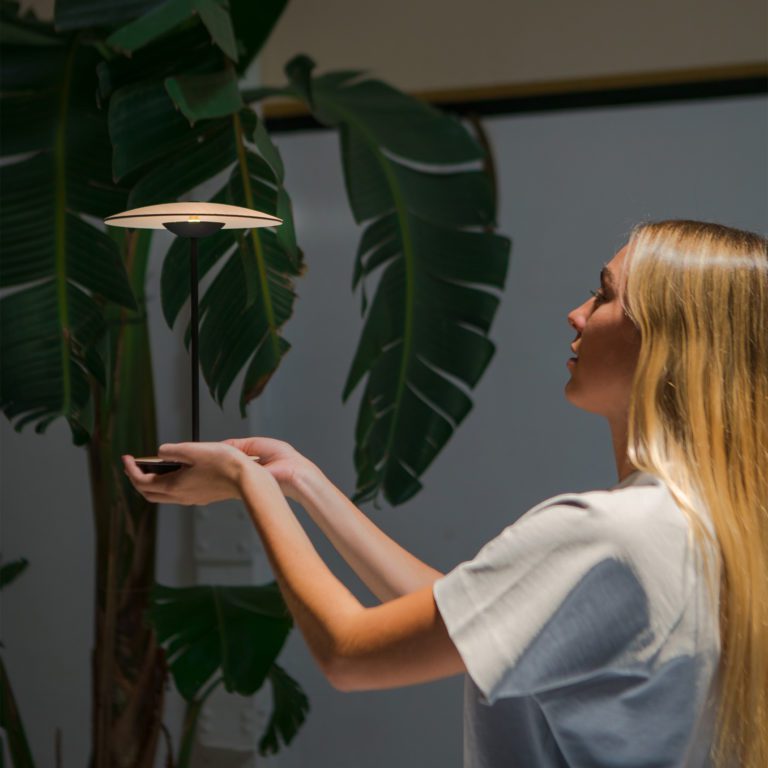 GingerLux Tischlampe – Skandinavischer Stil, Holzoptik, dimmbar, für Wohnzimmer