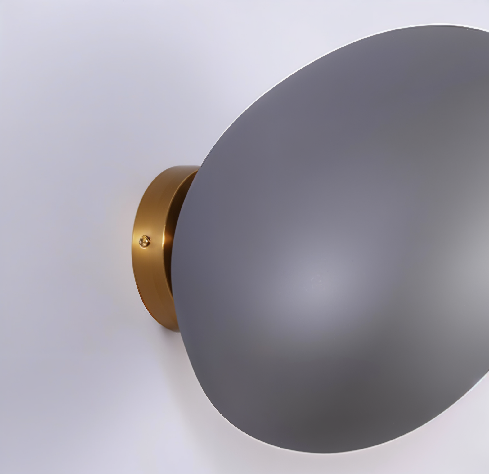 Glanzlicht - Minimalistische LED-Wandleuchte aus Glas