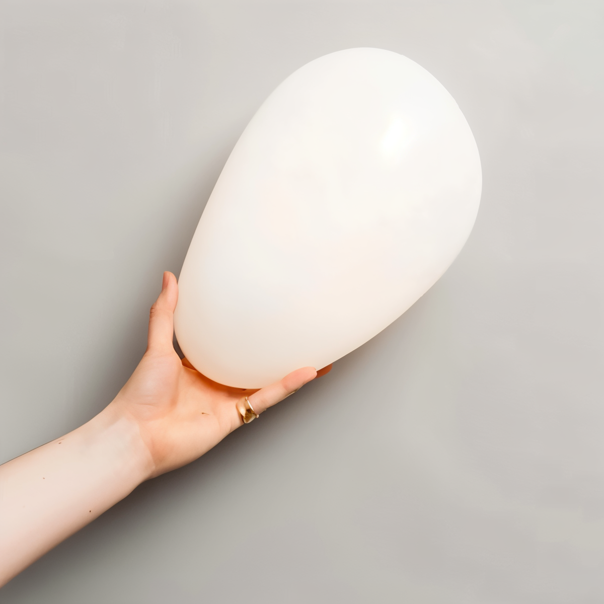 Glanzlicht - Minimalistische LED-Wandleuchte aus Glas