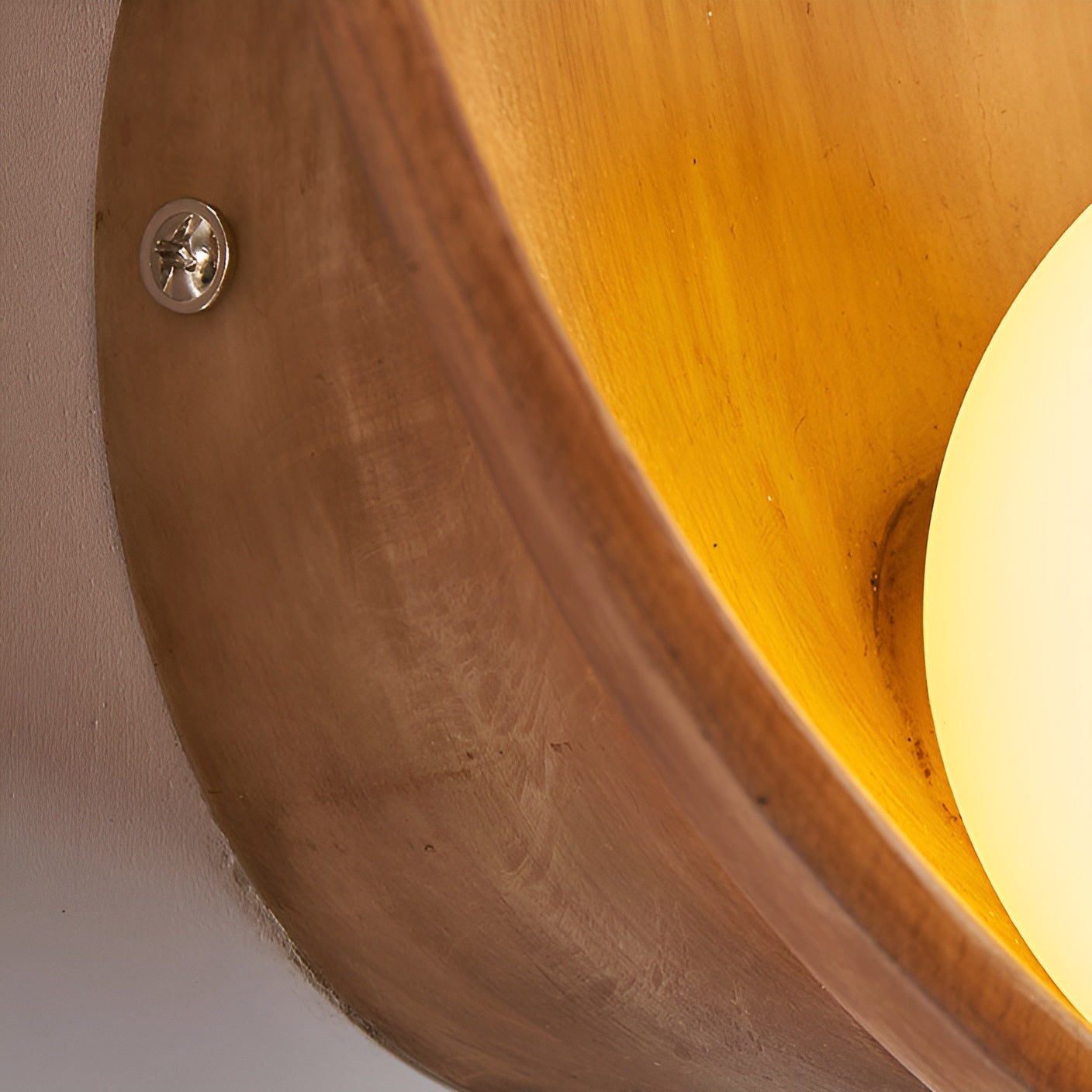 SereneGlow – Weiße Wabi-Sabi LED-Wandleuchte