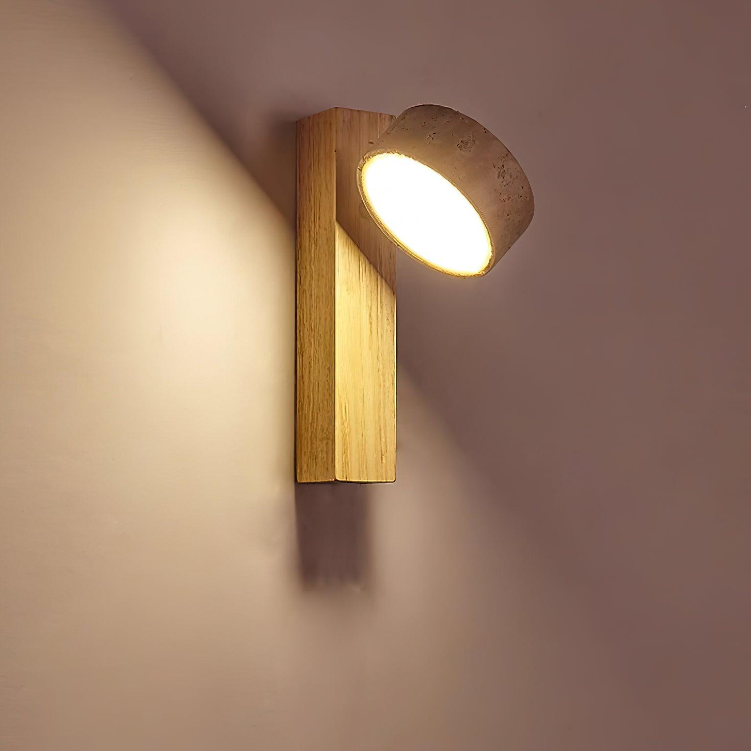 Wandleuchte aus Travertin und Holz