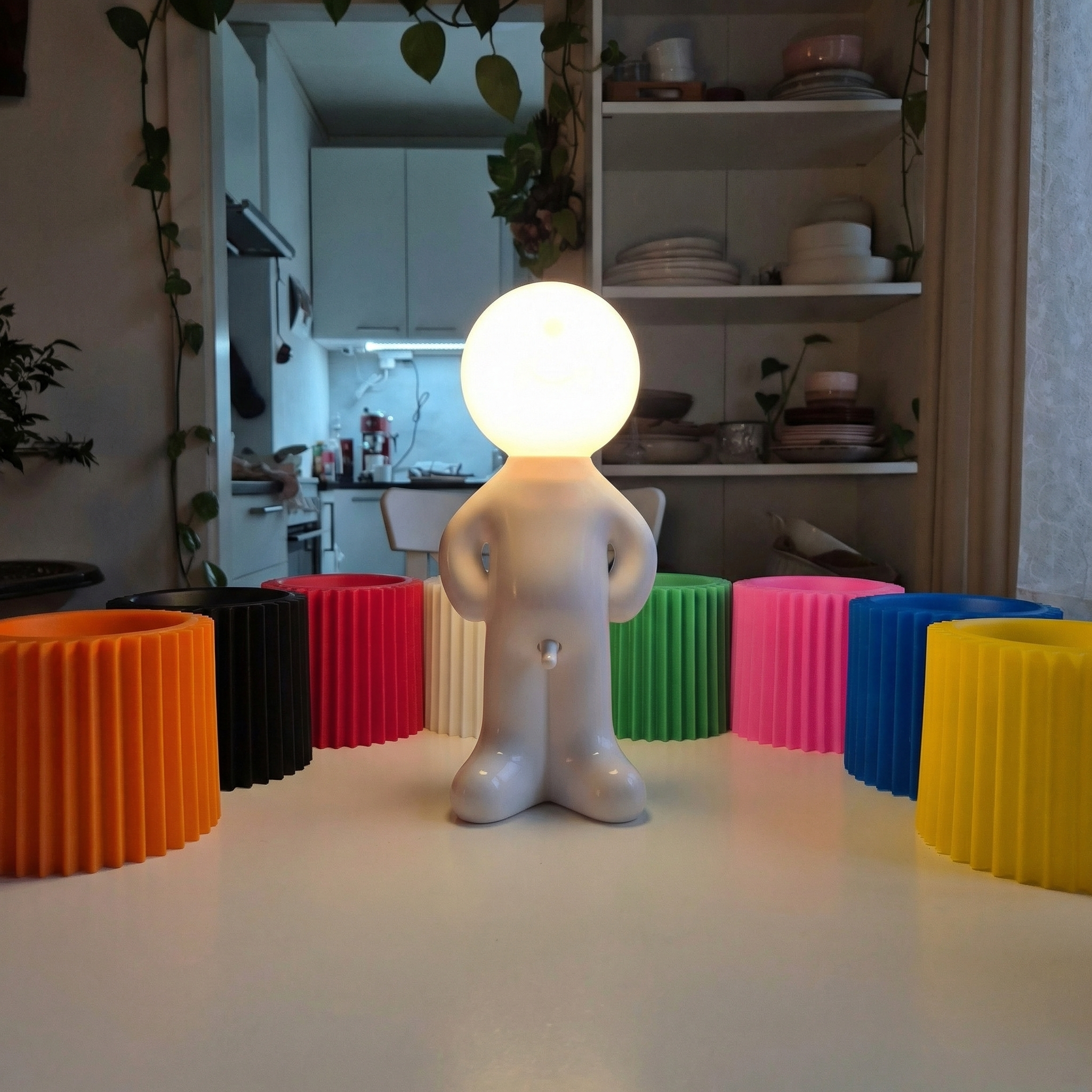 Herr Leuchte – Witzige Akku-Tischlampe mit Dimmer | Kabellos