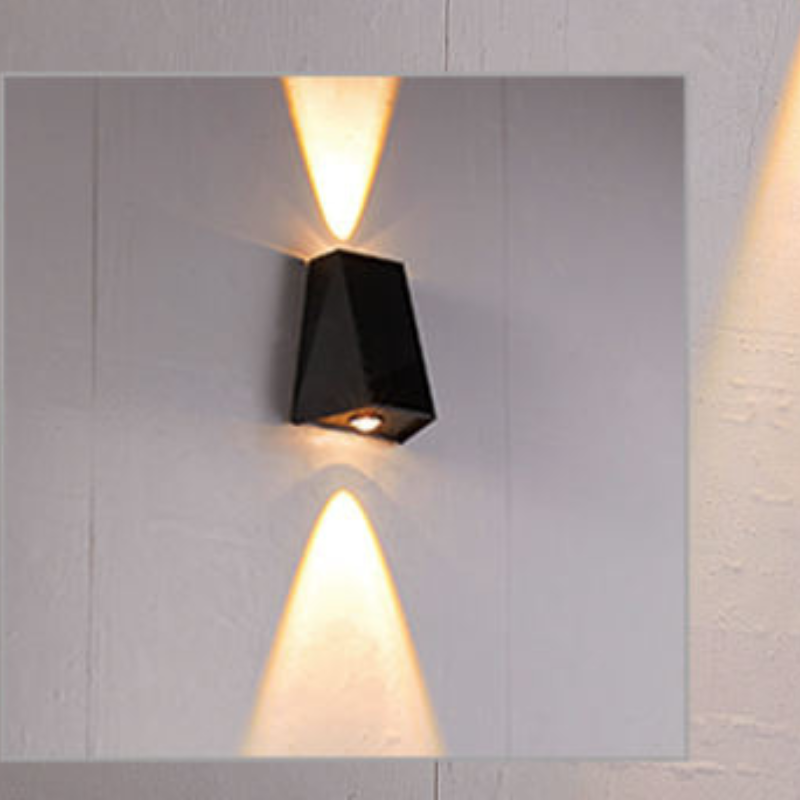 SolarGlow – Moderne LED-Solar-Wandleuchte Schwarz für Garten & Terrasse