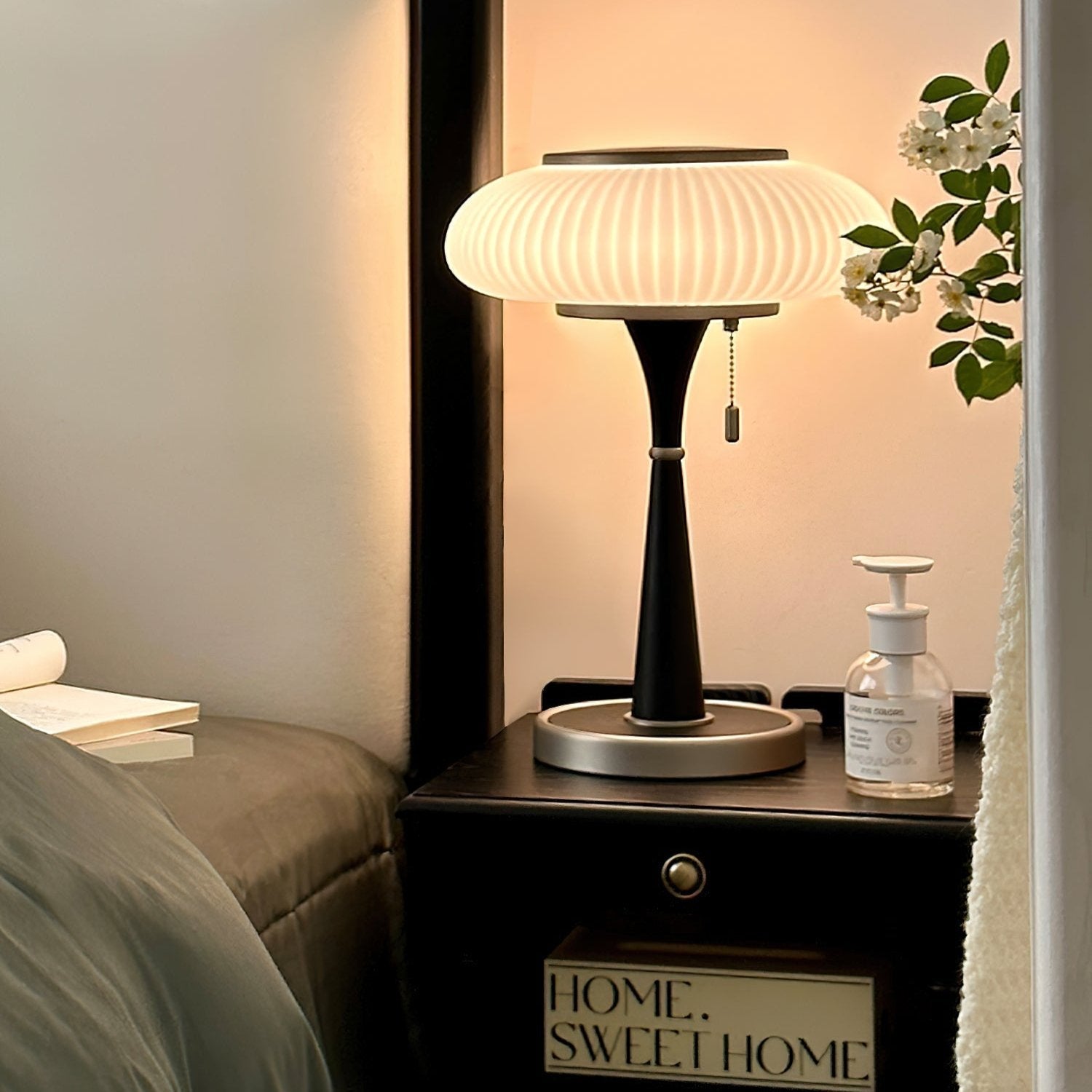 LumoShroom Vintage LED-Tischlampe – Dimmbar Holzoptik fürs Wohnzimmer