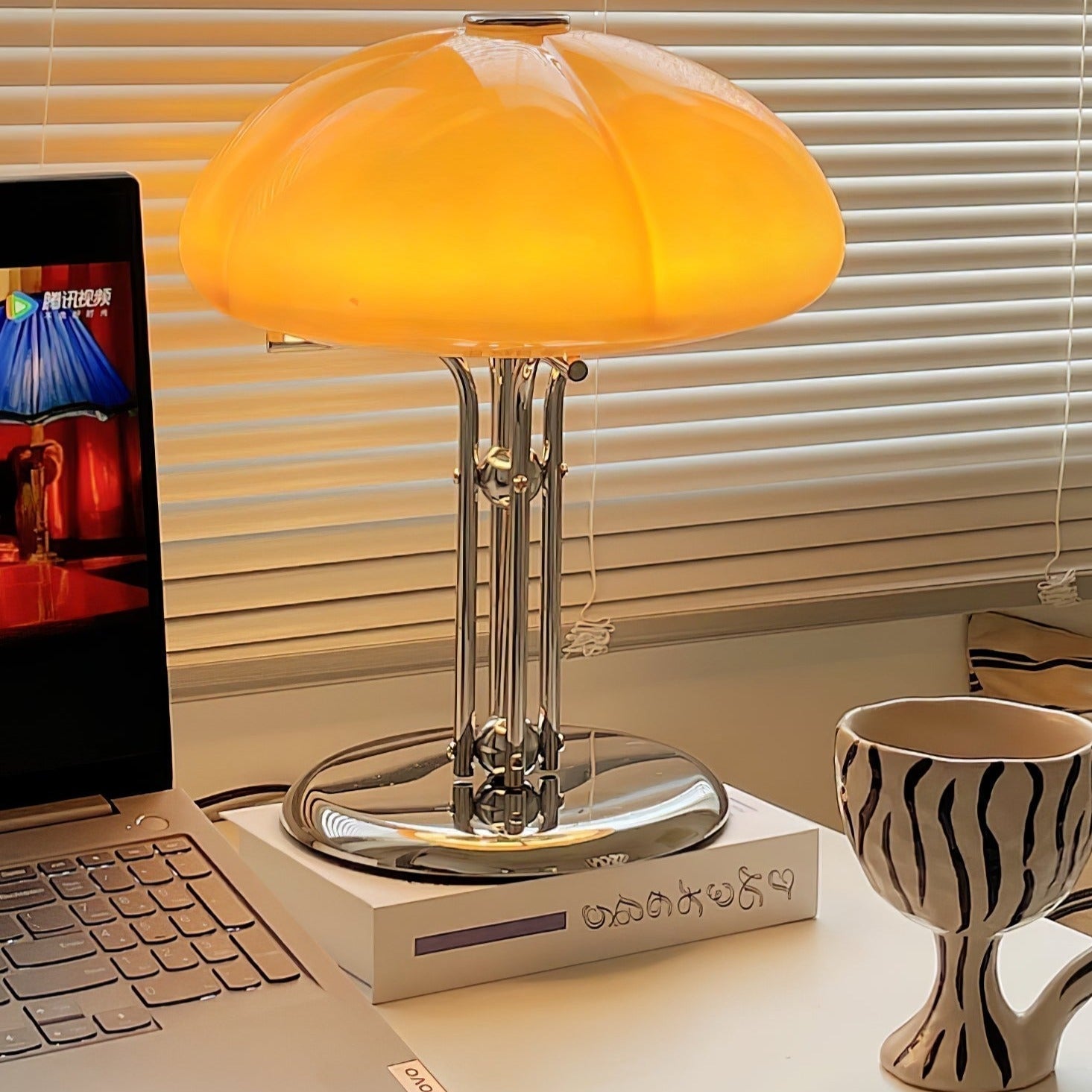 MushGlow Bauhaus Tischlampe – Modernes Pilzdesign Dimmbar Weiß Wohnzimmer