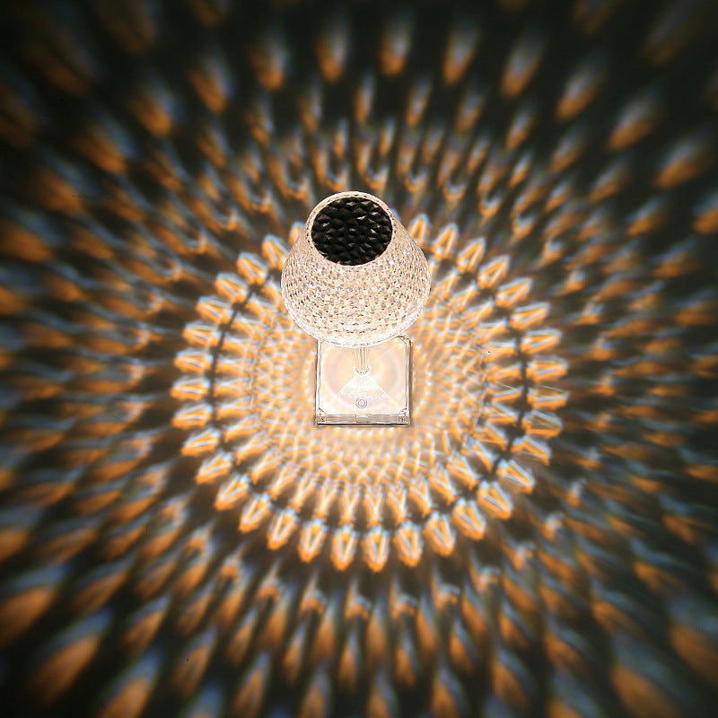 RadiantCrystal - LED-Tischleuchte aus Kristall mit drei dimmbaren Beleuchtungsoptionen