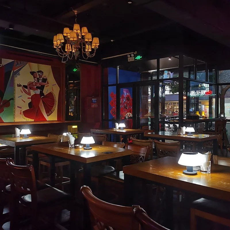 LumaSolar - Tragbare Tischleuchte mit Solar-Ladefunktion