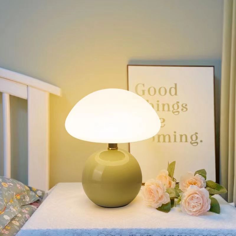 LumoMushroom Retro Tischlampe Pilzform LED Warmlicht Wohnzimmer