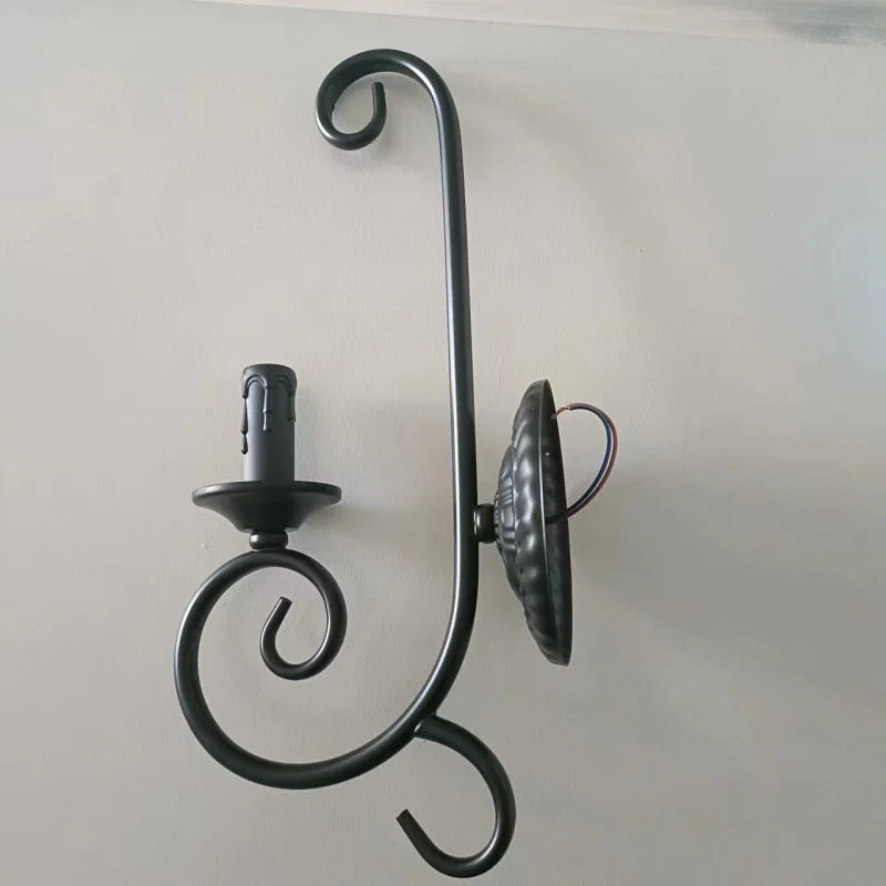 IndustrielleStil – Lange Wandleuchte fürs Schlafzimmer