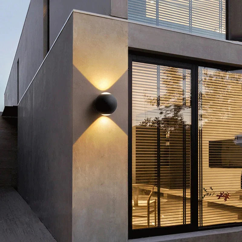 LichtPerle – Runde Aluminium Außenwandleuchte LED Schwarz Garten & Terrasse