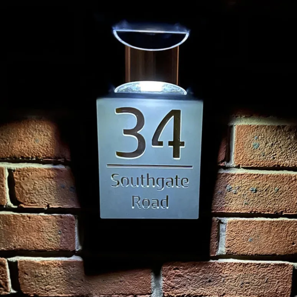 HausNumo LED-Hausnummer, Modern, Wetterfest, Schwarz, für Terrasse