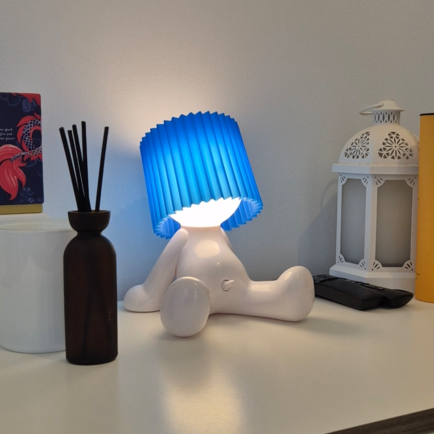 Sitz-Bruno – Witzige Akku-Tischlampe sitzend | 8 Farben LED