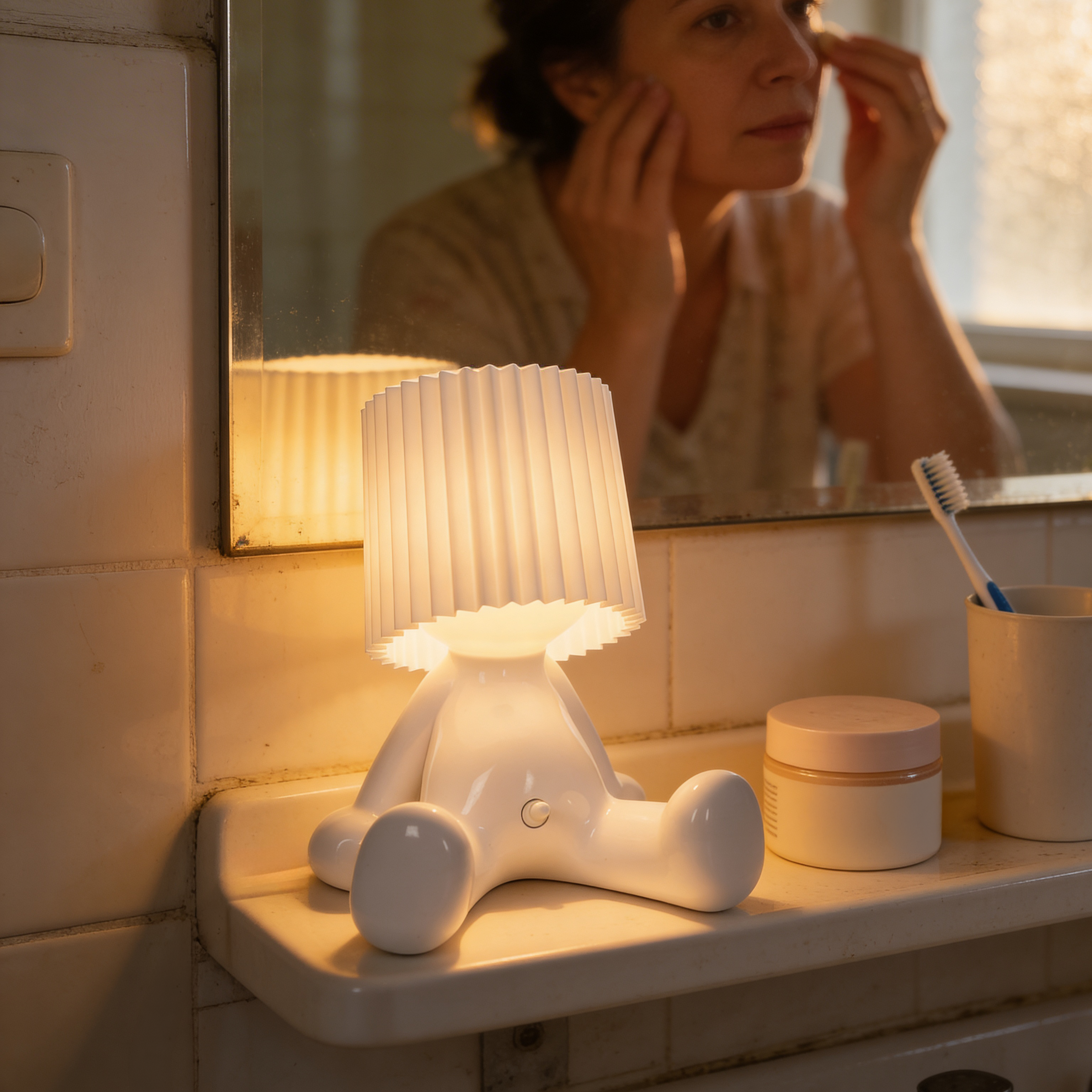Sitz-Bruno – Witzige Akku-Tischlampe sitzend | 8 Farben LED