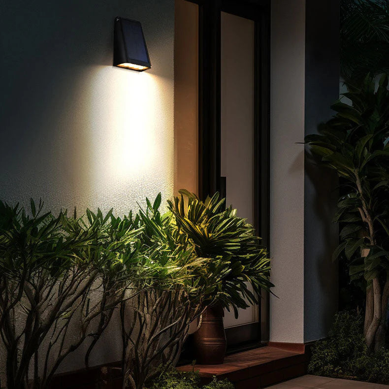 Solar Wandleuchte LED Warmweiß Außen IP65 für Fassade und Garten Modern Rechteckig Schwarz