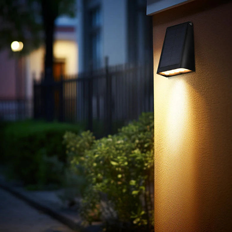 Solar Wandleuchte LED Warmweiß Außen IP65 für Fassade und Garten Modern Rechteckig Schwarz