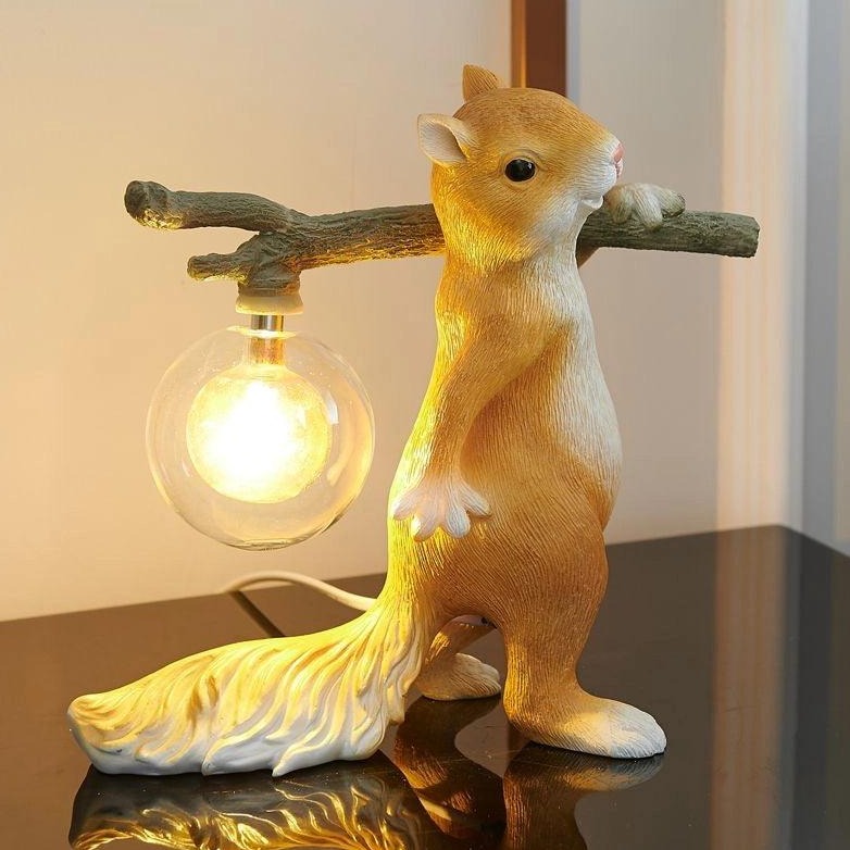 NutroLux Tischlampe Eichhörnchen Deko LED Gold für Wohnzimmer