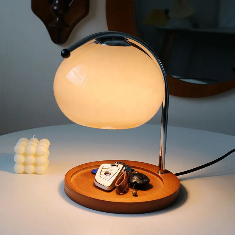 Tischlampe | Bauhaus Stil, Holzsockel, Dimmbare LED-Beleuchtung 1