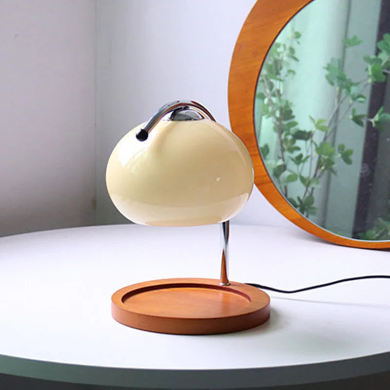 Tischlampe | Bauhaus Stil, Holzsockel, Dimmbare LED-Beleuchtung 2