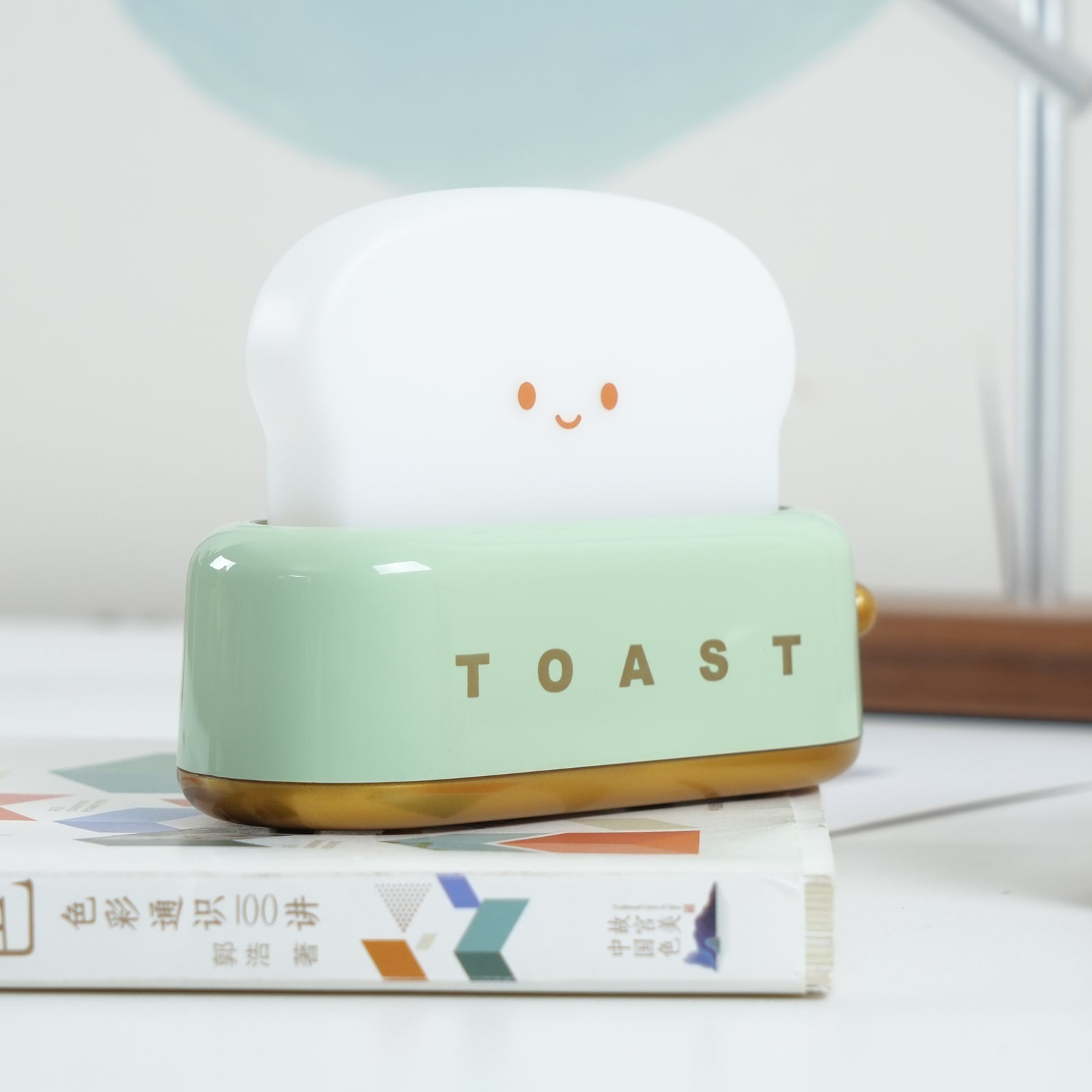 ToastGlow Tischlampe – Retro, Akku, Warmlicht, für Wohnzimmer