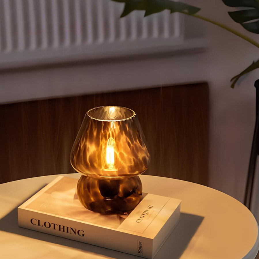 LumoGlas Vintage Glaslampe – handgefertigt amber für Wohnzimmer