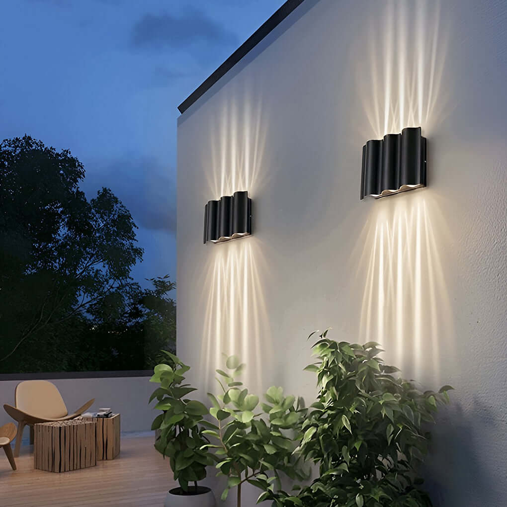 Wandleuchte | Gewelltes Aluminium, LED Up-Down-Beleuchtung 2