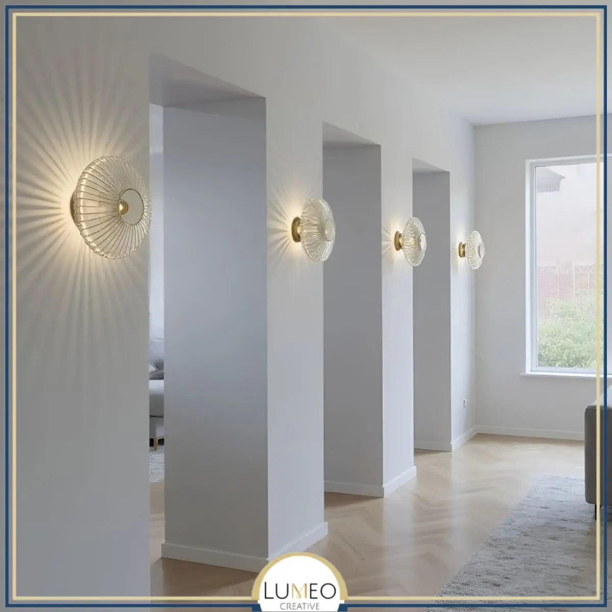 Wandleuchte | Runde Form, Geriffeltes Glas, Messing-Finish 2