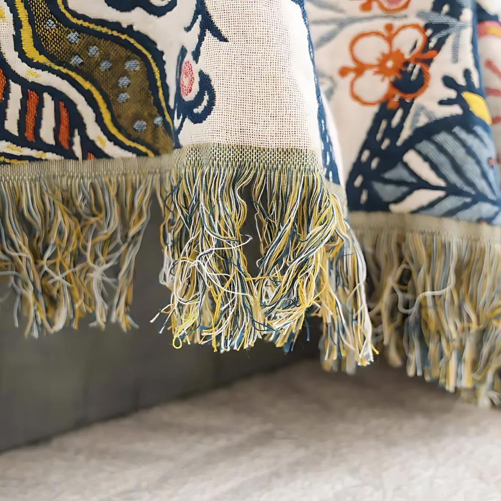 Wendedecke | Jacquard-Blumenmuster, Pompon-Details 3