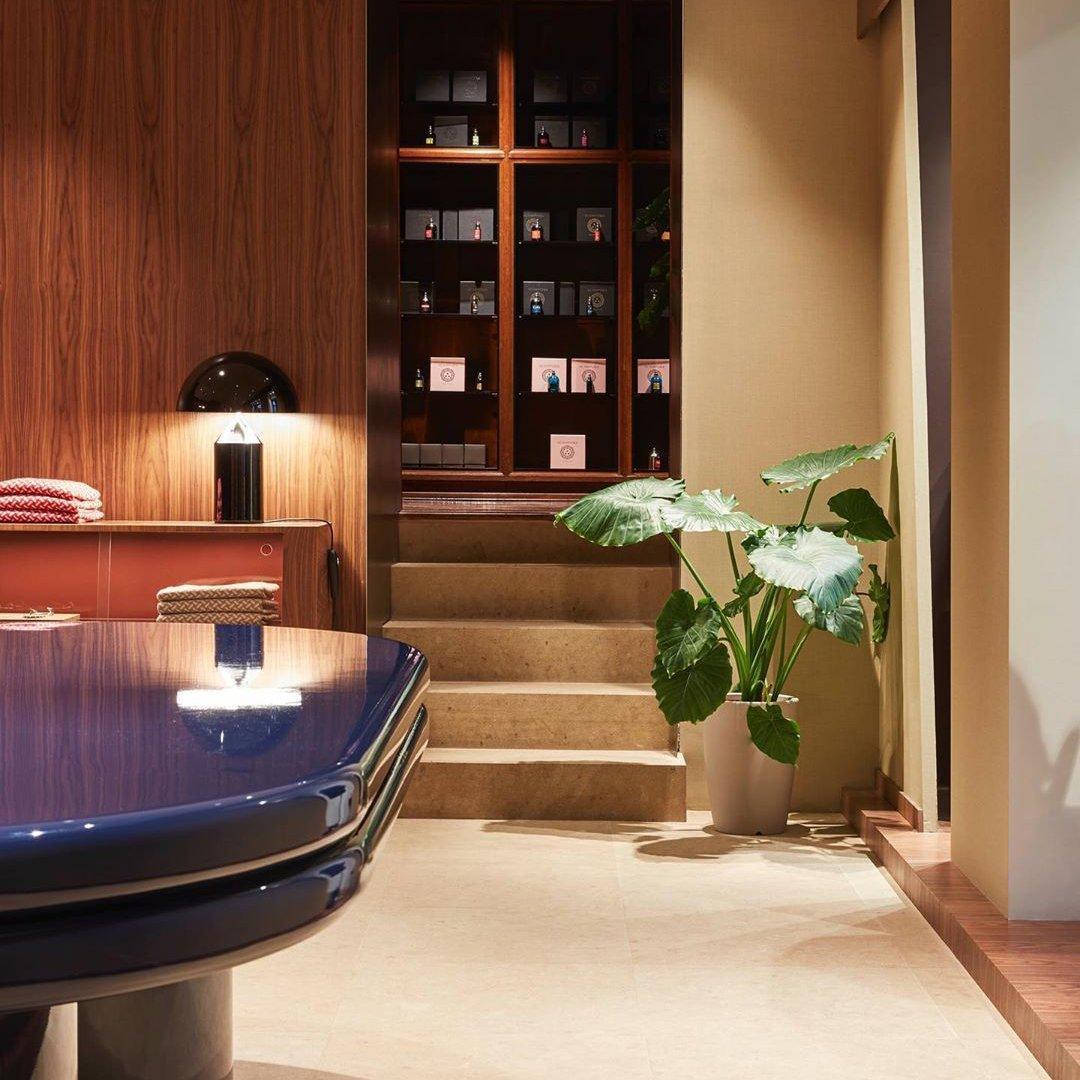 LunaShine - Verstellbare Metall-Tischleuchte für moderne Innenräume