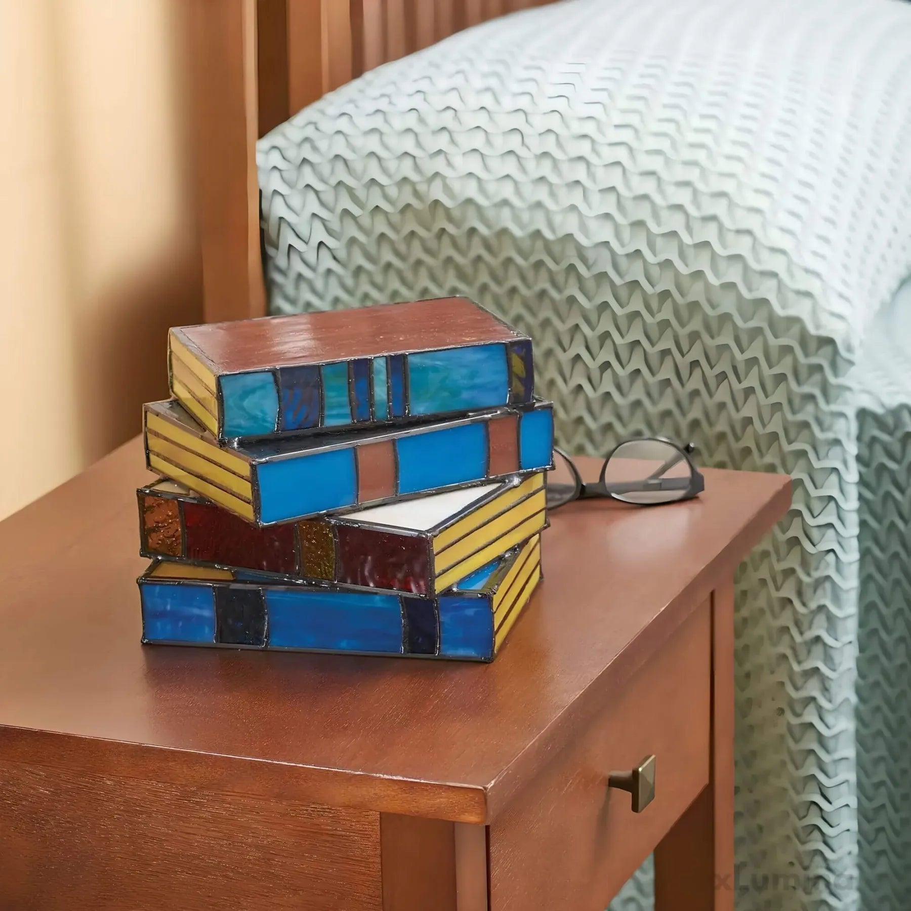 Buntglas-Buchlampe | Tischbeleuchtung im Buchdesign