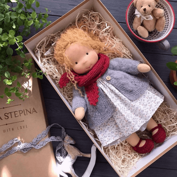 Waldorf-Puppe Lana – Weich, Strapazierfähig und Handgefertigt