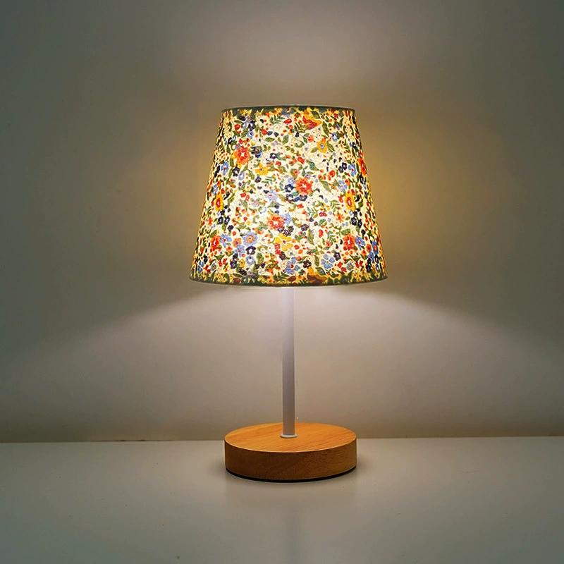 AuroraWood – Kabellose LED-Tischleuchte, Holzfinish, USB, Wohnzimmer