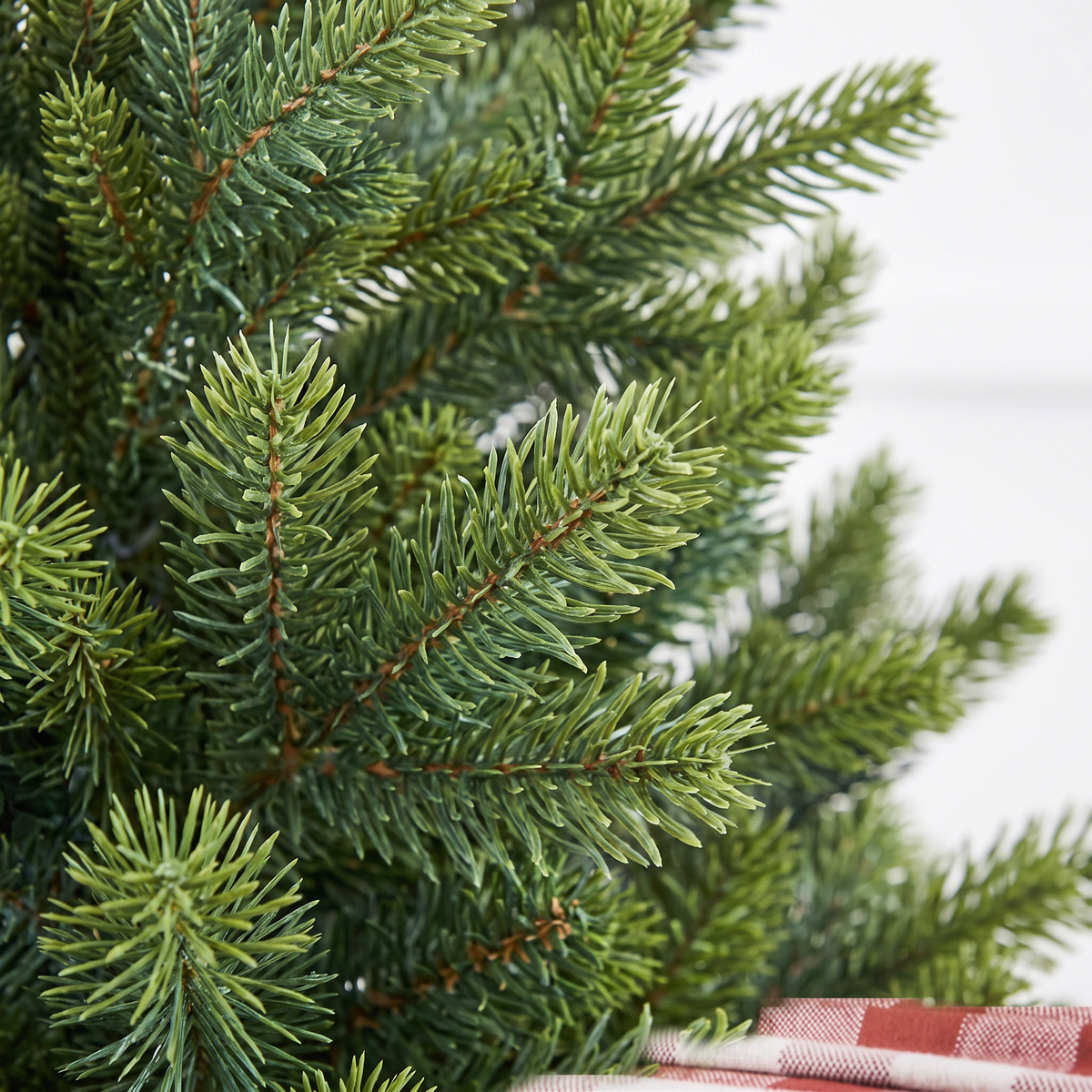 Künstlicher Weihnachtsbaum 91 cm mini Tannenbaum für den Tisch mit Betonsockel
