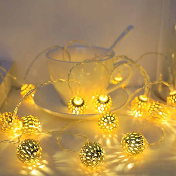 Marokkanische LED-Lichterkette Mit 20 Goldenen Metallkugeln, Warmweiß, Batteriebetrieb Mit Timer, 3 M – Für Drinnen &