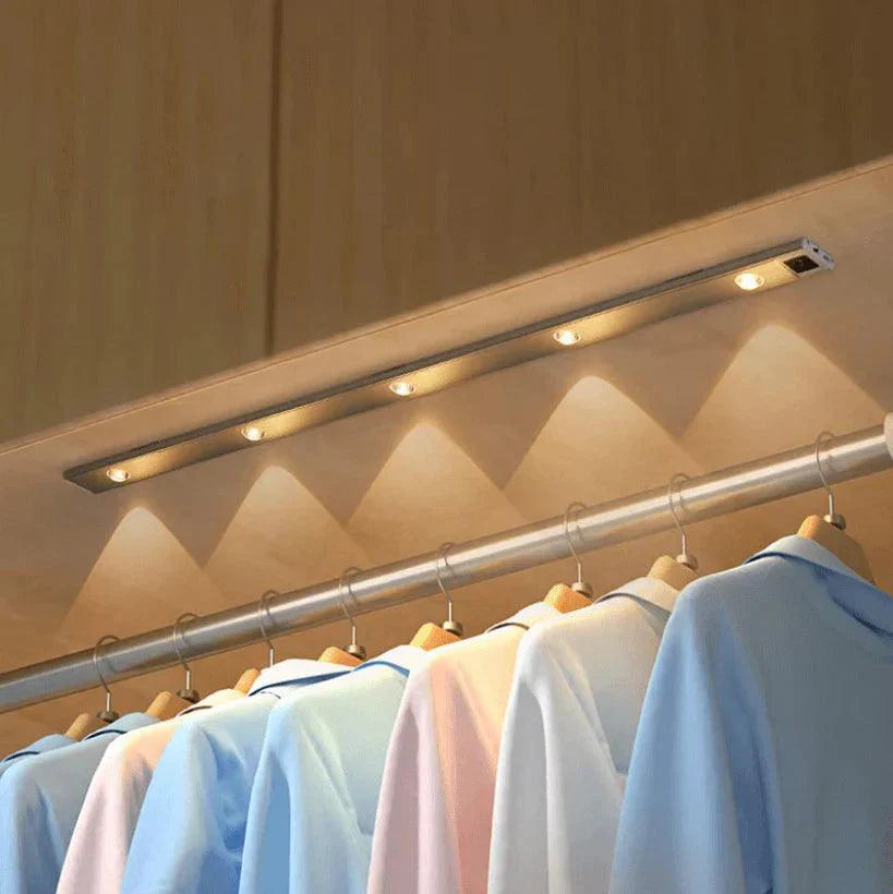 LED Schrankbeleuchtung mit Sensor – SmartSense Lichtleiste