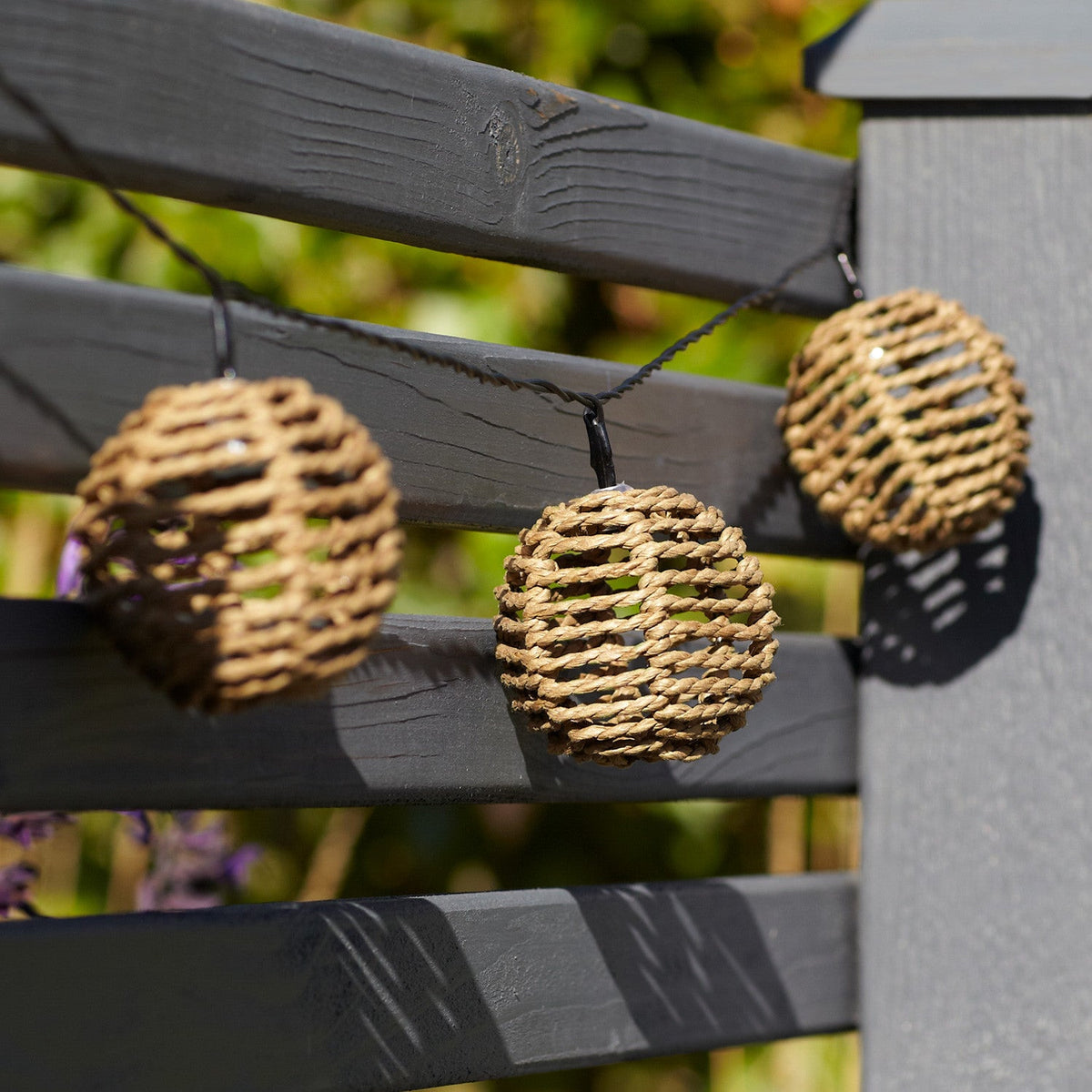 Solar Lichterkette Rattan Kugeln, 10 LEDs warmweiß für Garten und Balkon