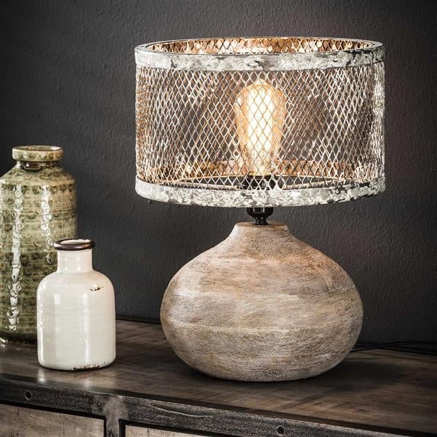 LichtEleganz – Chic designte Stehlampe Gold für Wohnzimmer